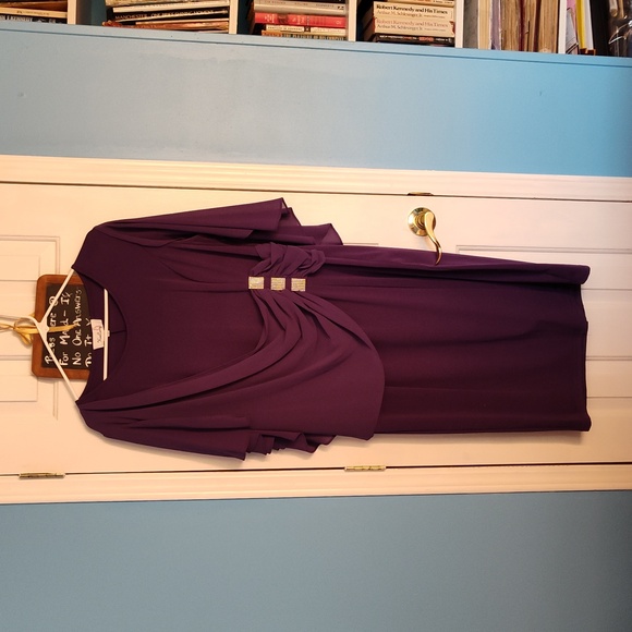 Dress - Picture 3 of 4